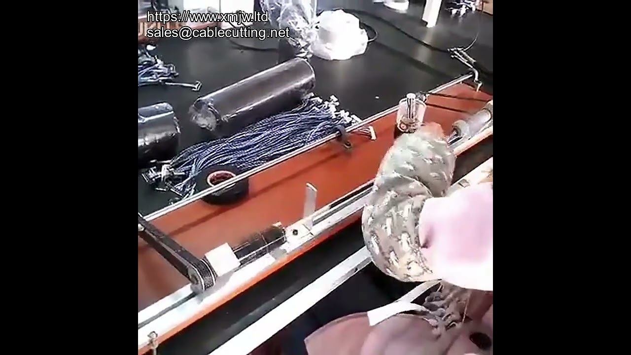 Mesin Lilitan Pita Semi Automatik Pembalut Penuh untuk Dawai Elektrik – Cekap & Konsisten