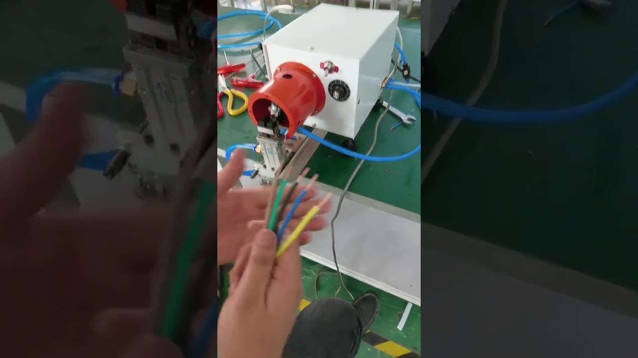 Mesin Penanggal dan Pemusing Kabel: Demonstrasi Kerja Rakaman Sebenar dengan Nama Peralatan #kilang #mesin #alat
