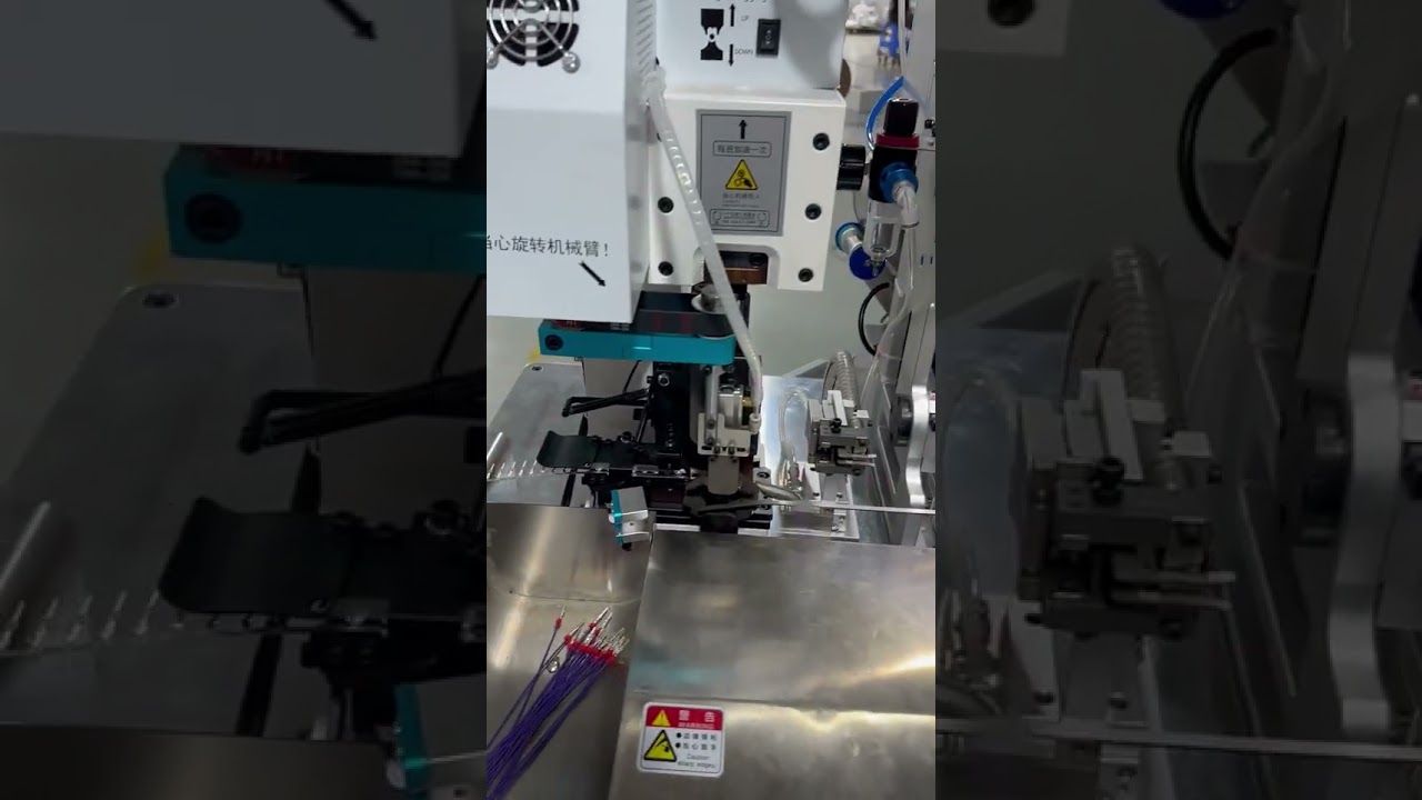 Mesin Automatik Kepala Tunggal untuk Crimping, Stripping, Memutar & Timah Plag Terminal Kalis Air