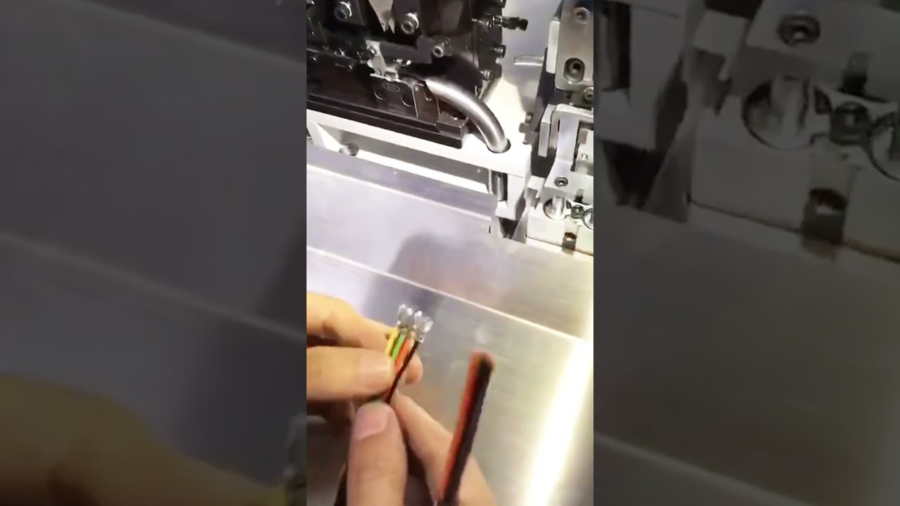 Mesin Penanggalkan dan Crimping Wayar Pelbagai Teras - Automasi Kilang #kilang