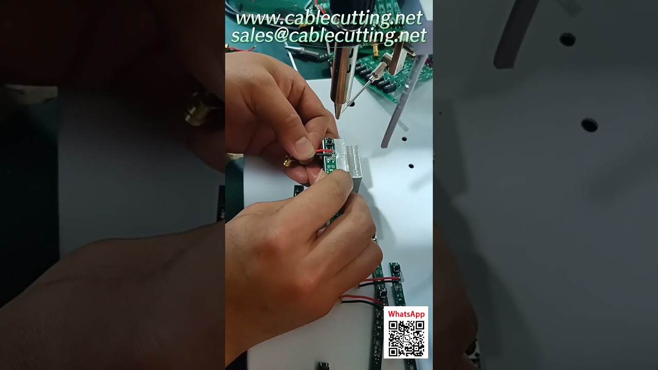 ماكينة لحام نصف آلية بتغذية قصدير مائلة للأرجل المحجوبة